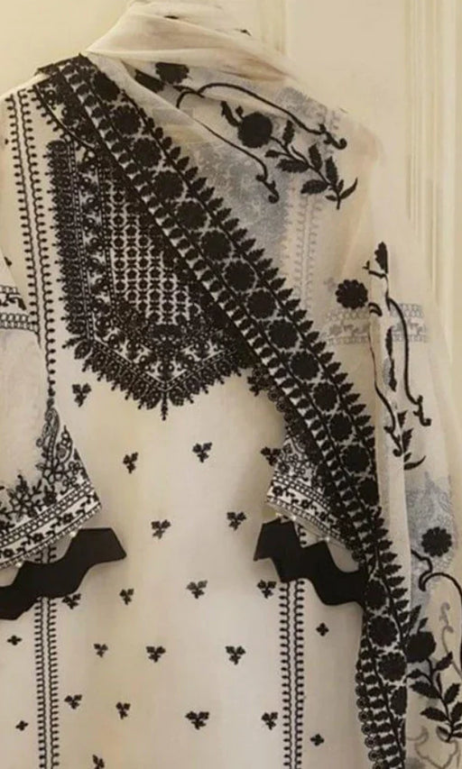 Agha Noor - 3PC Lawn Heavy Embroidered Suit -NAB#3426